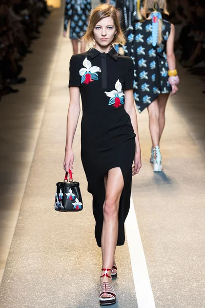 Look 7